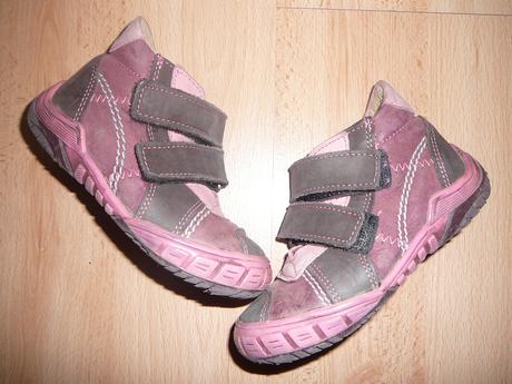 Celoroční kotníčkové kožené boty zn. essi, essi,23