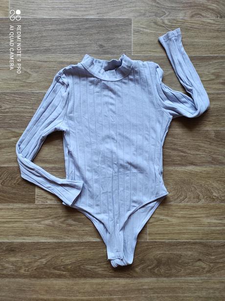 Body s dlouhým rukávem, 134