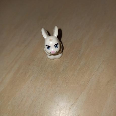 Velbloud, pes, králíček, 