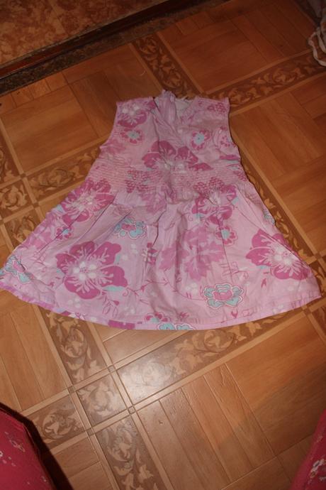 Dívčí šaty květy, 80