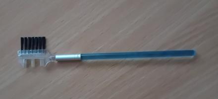 Kartáček na obočí, 