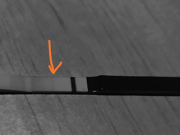 Duch, ryska, nebo vadný kus?