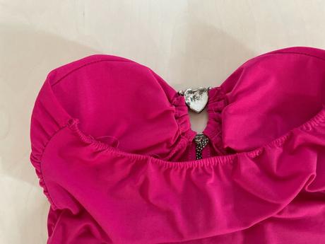 Minišaty se srdcem a řetízky, vel (2) cca xs-m, s