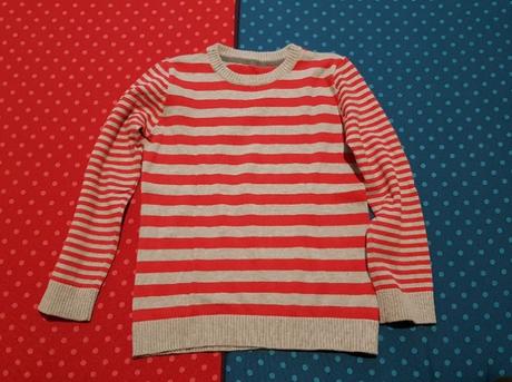 Červený pruhovaný svetřík, 128, 128