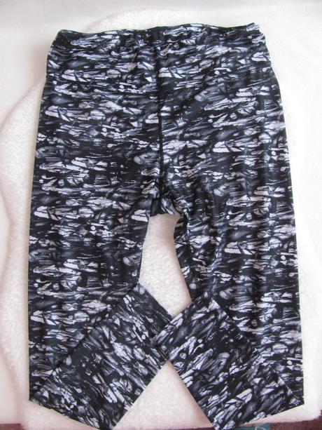 Elastické černo šedé legíny, 40