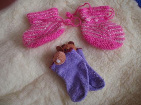 Capáčky 8 -11 cm + ponožky - vel. oblečení 68 , <17