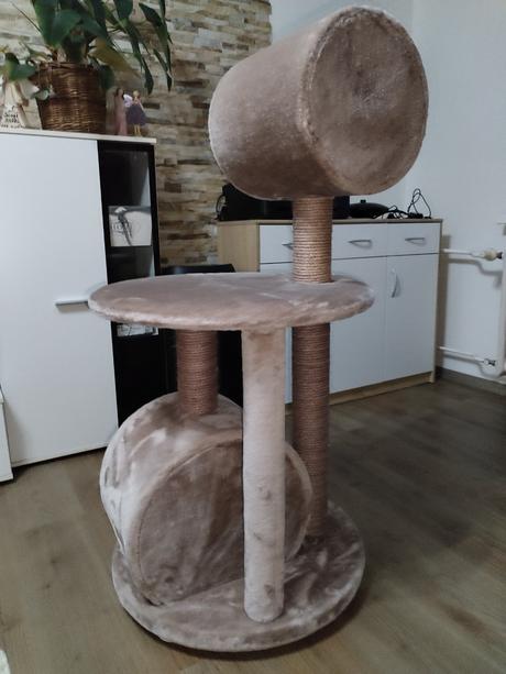 Růžové kočičí škrabadlo a odpočívadlo zánovní,