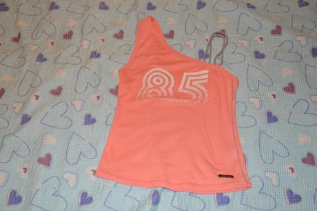 158 164 asymetrické tílko, 158