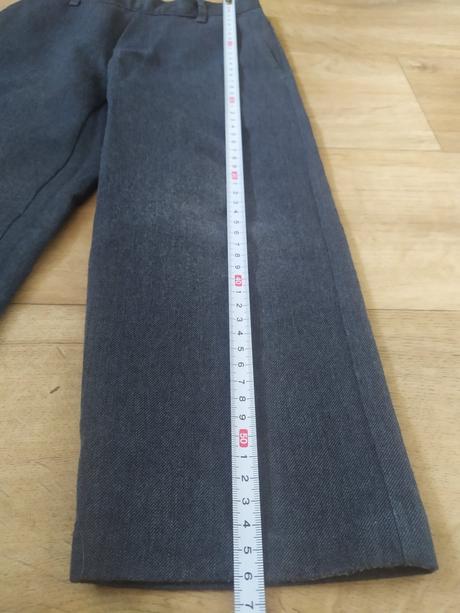 Společenské kalhoty, 104