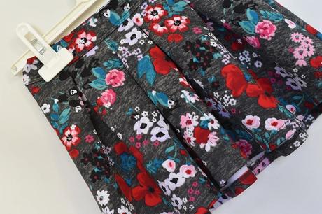 Sukně vel. 3 - 4 roky, 104