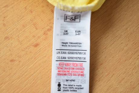 Kraťasy vel. 3 - 4 roky, f&f,104