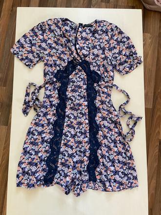 Květinový overal s vadou , vel m ale je spíše do s, topshop,s