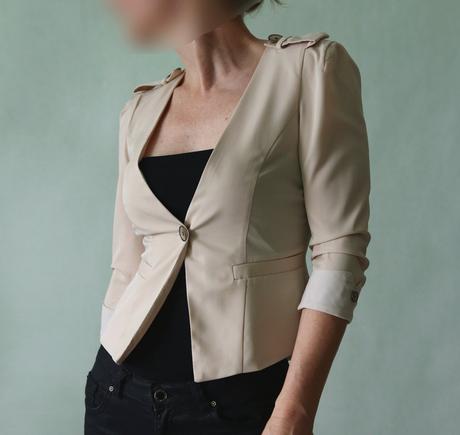 Zajímavá halenka s plisovanými zády vel.xs-34, xs