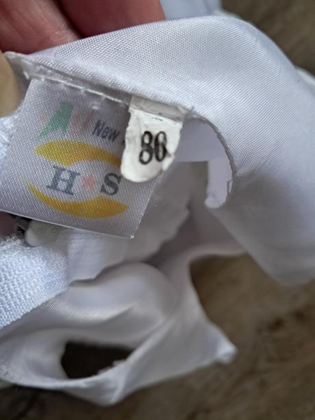 Vyšívané šaty pro družičku, 80