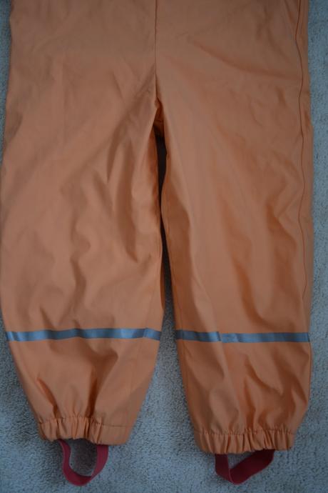 Oranžové pogumované lacláče, lupilu,104