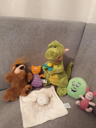 Plyšáci - alf, prasátko medvídek pú, dinosaurus,