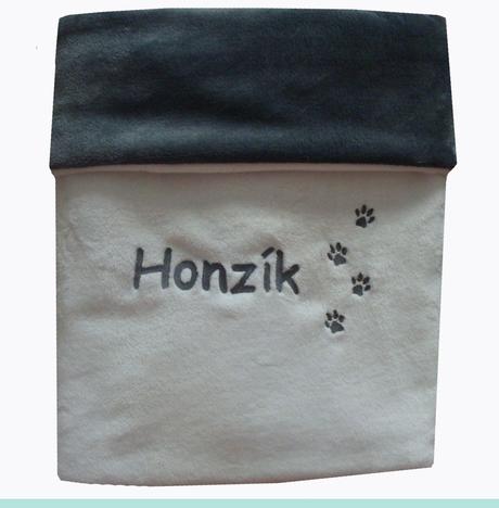 Deka s výšivkou jména na přání-více barev a obrázk,