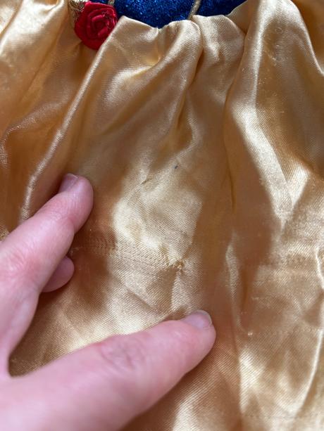 An18/ kostým sněhurka - v.7/8 let zn. disney, 