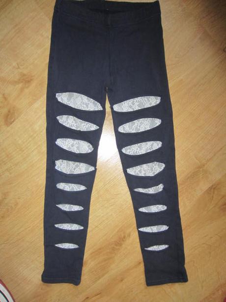 Legíny, podšité krajkou, calzedonia,110