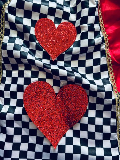 An28/ delux srdcová královna z alenky říše -v.116,