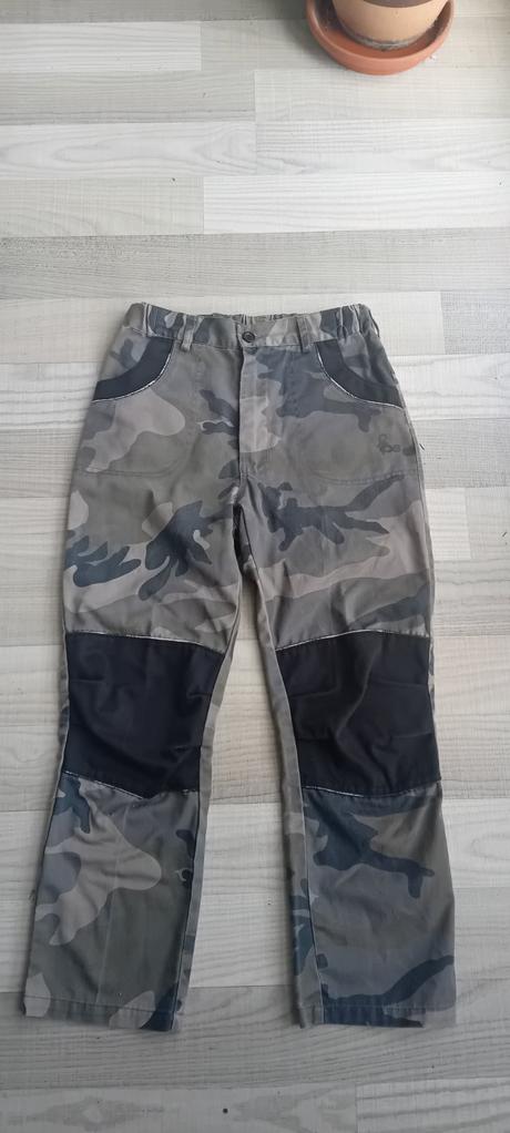 Maskáčové kalhoty, 152