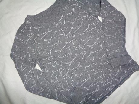 Krásné šedé tričko se žraloky - thermo, marks & spencer,140