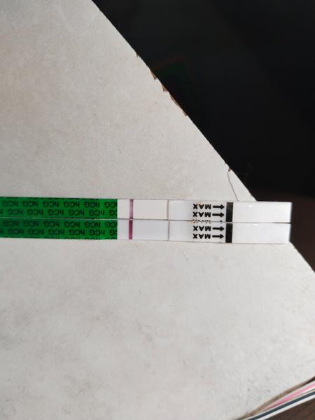 Je výsledek těhotenského testu mé sestry pozitivní?