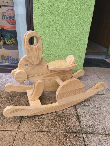 Houpací zajíc dřevěný, 