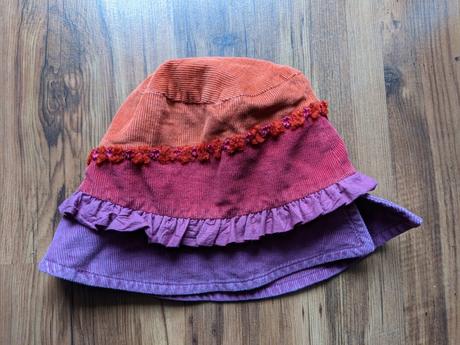 Zdobený klobouk / klobouček tribu, 110