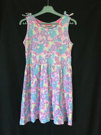 Barevné šatičky s květinkami, 134