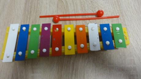 Dřevěný xylofon s paličkami, 