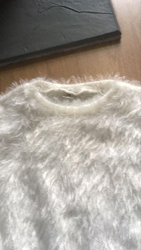 Krásný svetr s flitry vel. 7-8, 128