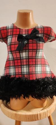 Vánoční šaty, 86