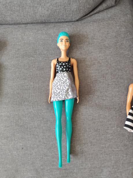 Barbie color reveal mattel.cena za kus, 