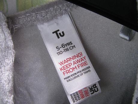 Karnevalové šaty, upírka, čarodějka apod., 