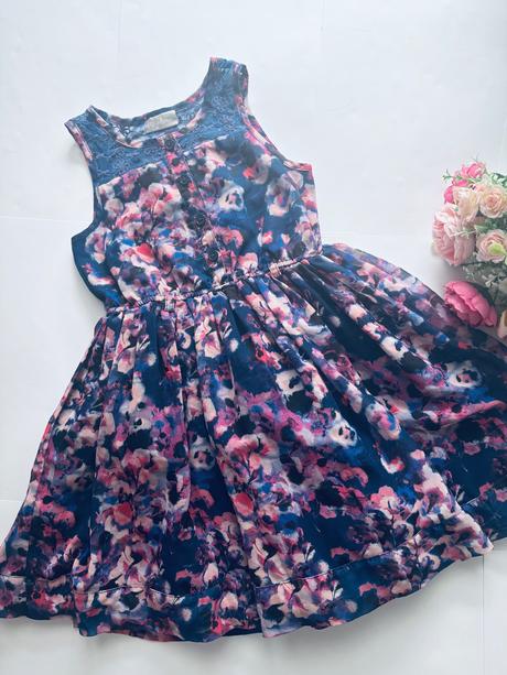 Ob/ mrkaté šaty letní - v. 7 let, 122