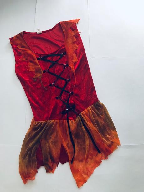 Ob/ kostým dámský - v.cca m, 