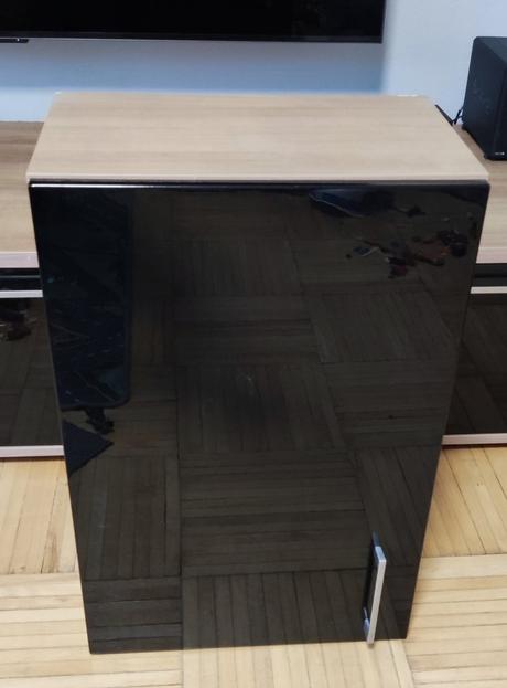 Prodám 2 skříňky rioart morgana / černý lesk,