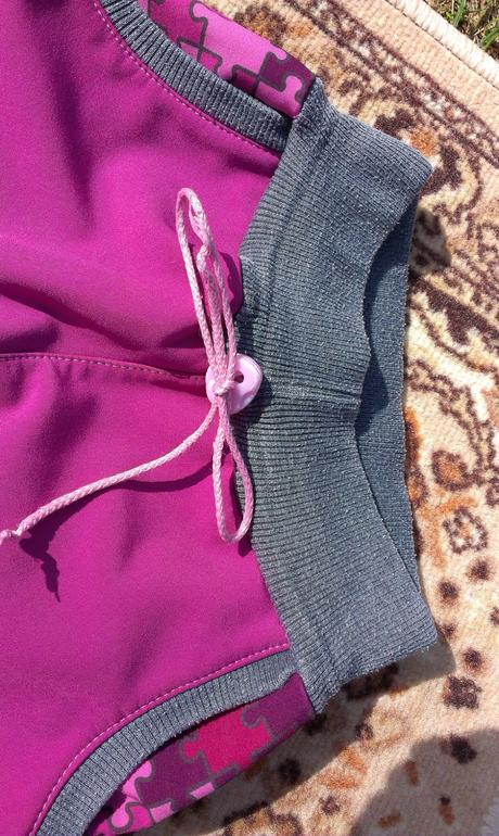 Nabízíme velmi krásné softshelové kalhoty,top stav, 80
