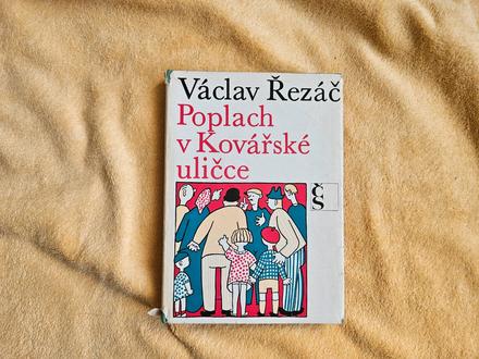 Václav řezáč kniha poplach v kovářské uličce knížk,