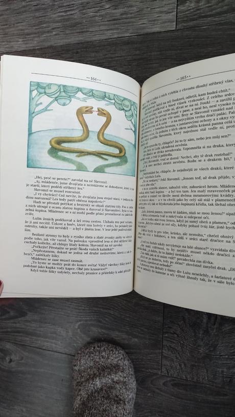 Kniha pohádek hořící kámen,