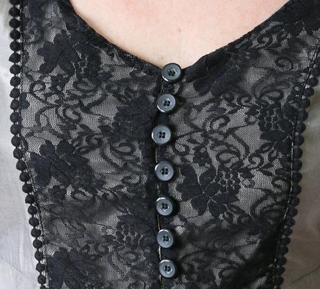 Stříbrošedá tunika s černou krajkou vel.38-40, 38 / m