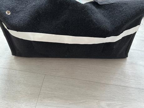 Černý organizér do auta do zavazadlového prostoru, 