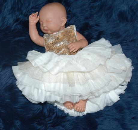 Tylové slavnostní šaty s tutu sukní, 68