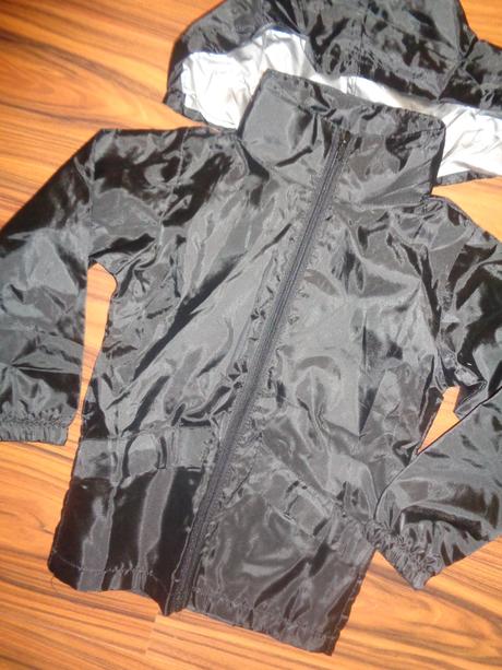 Černá šusťáková nepromokavá bunda, 104