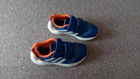 Boty, tenisky, sálová obuv, sálovky, adidas,32