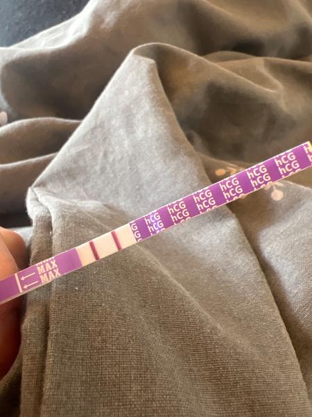 Silné těhotenské čárky v sedmém týdnu. Je to normální?