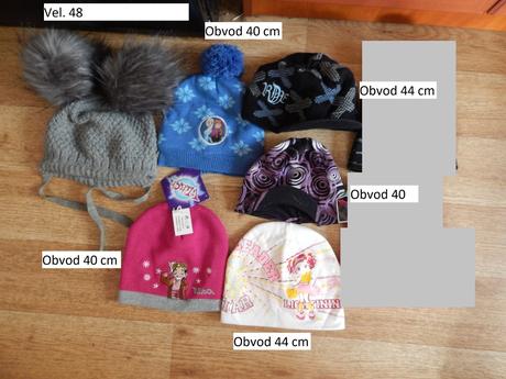 Dětské zimní čepice a rukavice, 