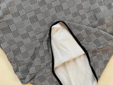 Šaty s rozšířením do boků a kapsami, vel neuveden, m