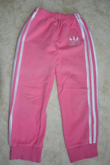 2x tepláky - třeba pro dvojčata, 110